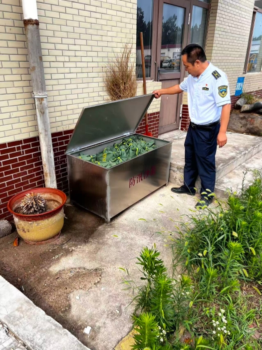 铺上收费站防汛排查2